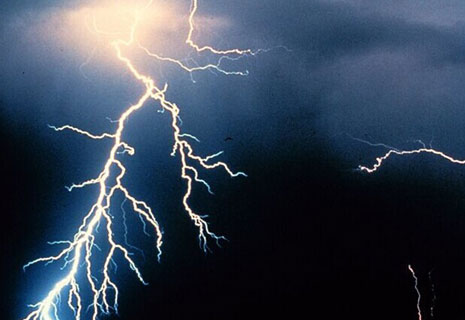 暴雨雷電來襲 安防監(jiān)控設(shè)備怎樣抵御？